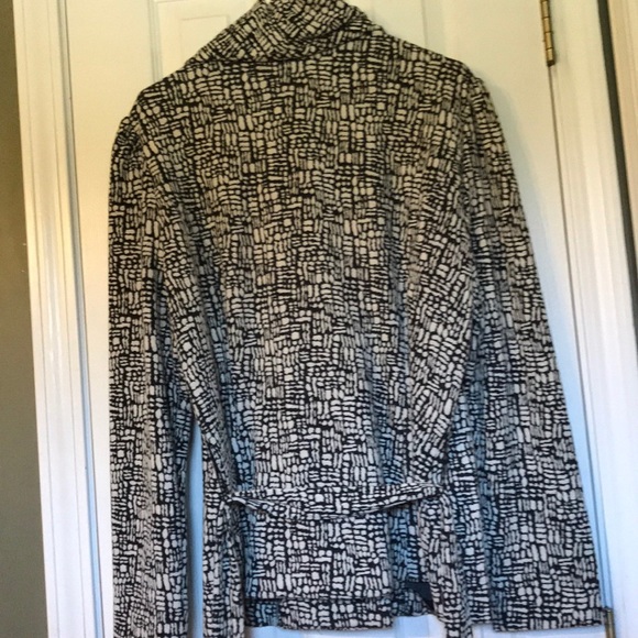 Size xl. Very stylish. Polyester and rayon - Picture 4 of 5